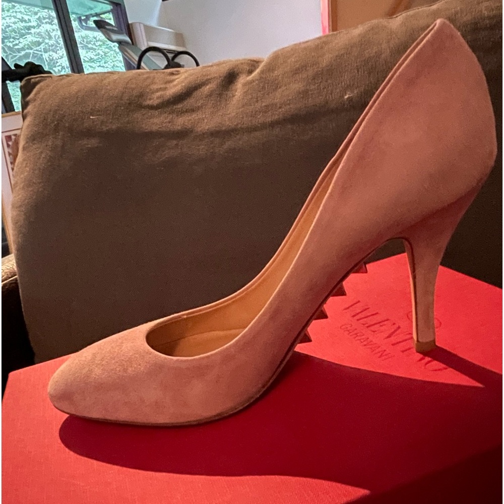 Valentino Pink suede rock stud pumps NEVER WORN NWT